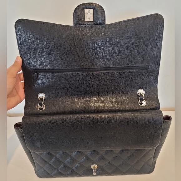 Chanel Double Flap Classic Bag | Caviar Leather | Jumbo | Silver Hardware - Picture 3 of 12